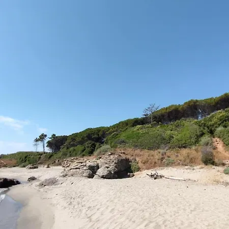 Climatizzato Di 42 Mq A Marina Di Bravone A 200m Dalla Linguizzetta