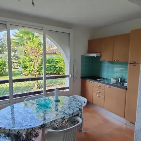 Climatizzato Di 42 Mq A Marina Di Bravone A 200m Dalla *