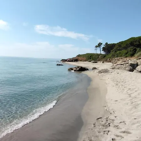 Climatizzato Di 42 Mq A Marina Di Bravone A 200m Dalla Apartamento