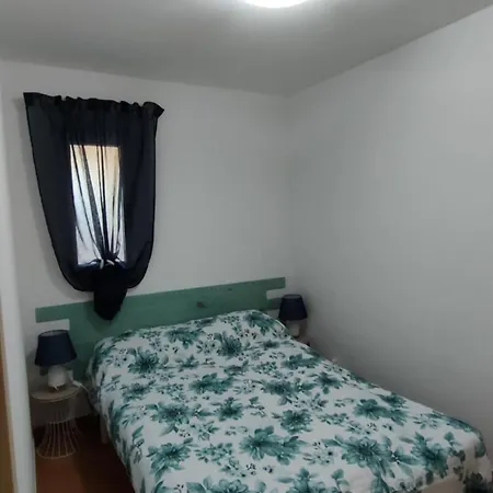 Climatizzato Di 42 Mq A Marina Di Bravone A 200m Dalla