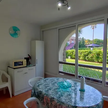 Climatizzato Di 42 Mq A Marina Di Bravone A 200m Dalla Linguizzetta