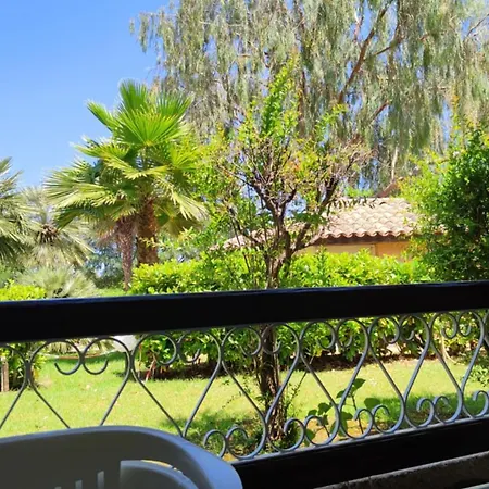 Climatizzato Di 42 Mq A Marina Di Bravone A 200m Dalla *