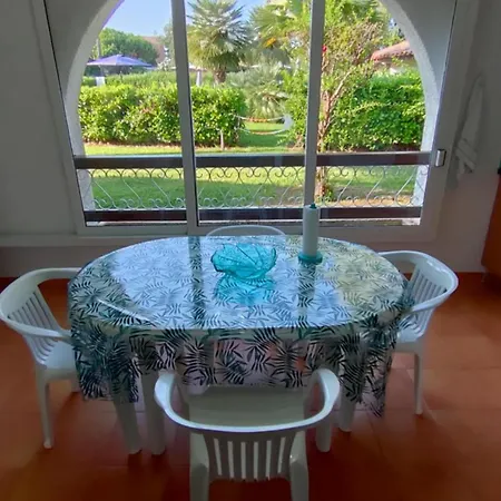 Climatizzato Di 42 Mq A Marina Di Bravone A 200m Dalla Linguizzetta