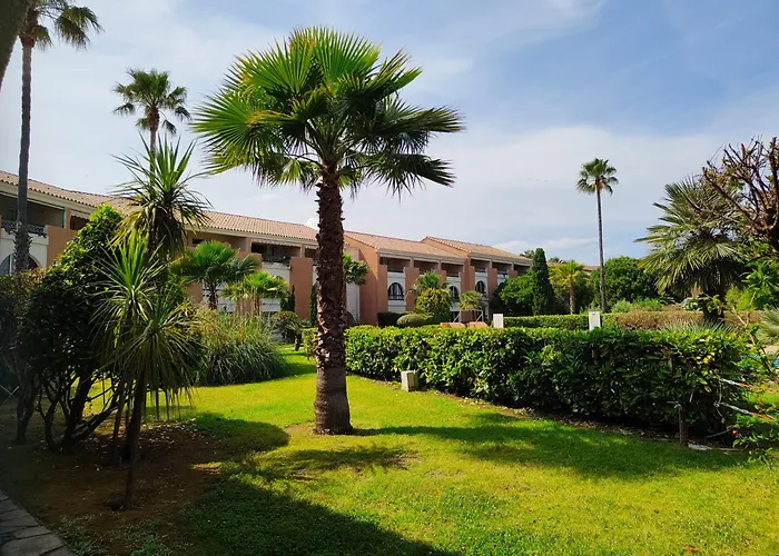 Climatizzato Di 42 Mq A Marina Di Bravone A 200m Dalla *