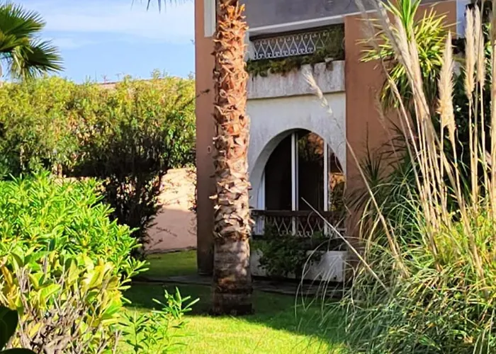 Climatizzato Di 42 Mq A Marina Di Bravone A 200m Dalla Appartamento