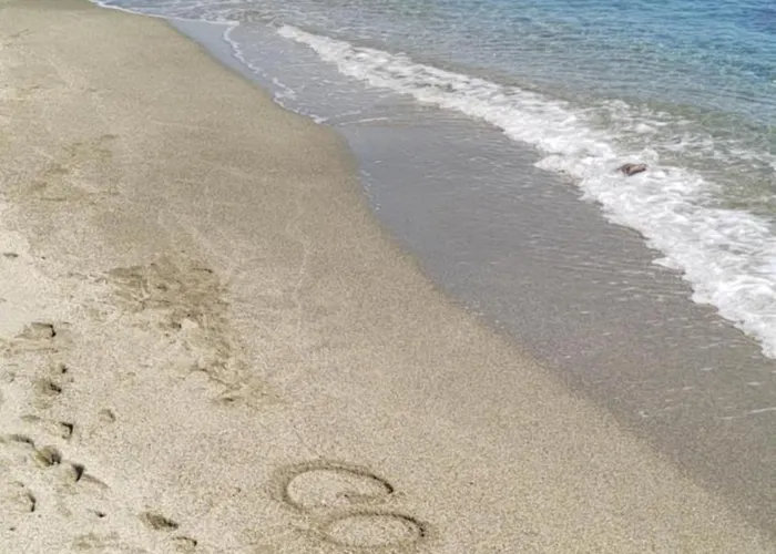 Climatizzato Di 42 Mq A Marina Di Bravone A 200m Dalla