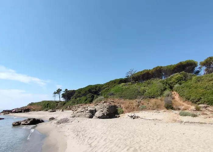 Climatizzato Di 42 Mq A Marina Di Bravone A 200m Dalla Linguizzetta