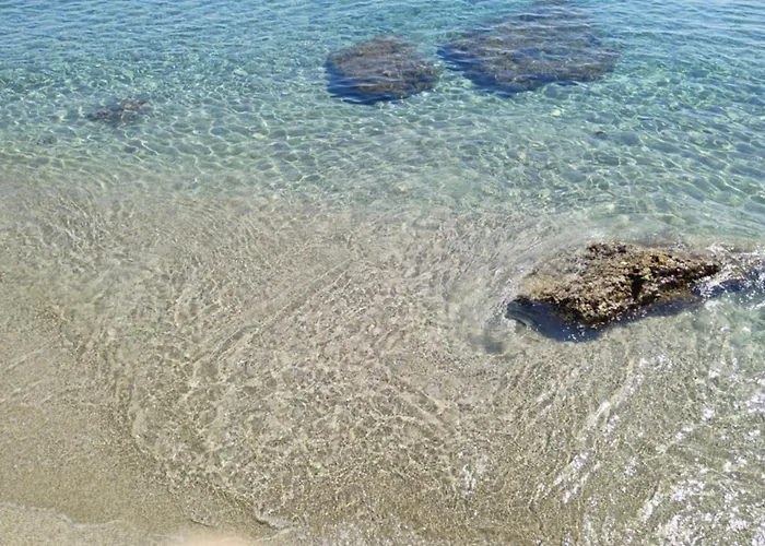 Climatizzato Di 42 Mq A Marina Di Bravone A 200m Dalla