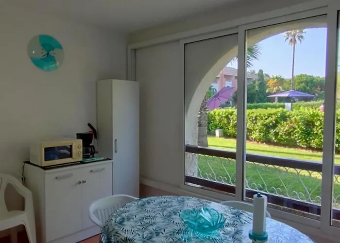 Climatizzato Di 42 Mq A Marina Di Bravone A 200m Dalla Linguizzetta