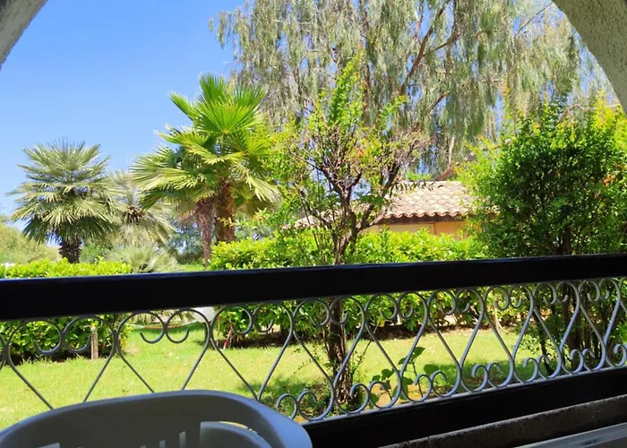 Climatizzato Di 42 Mq A Marina Di Bravone A 200m Dalla *