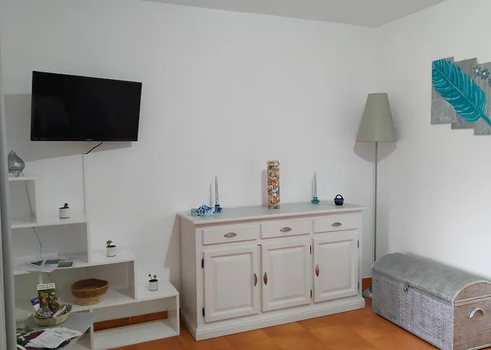 Climatizzato Di 42 Mq A Marina Di Bravone A 200m Dalla *